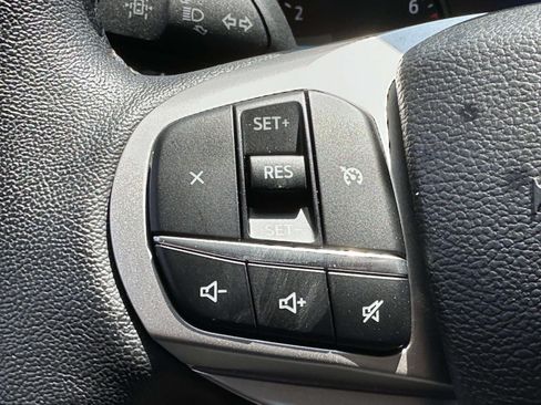 Used 2023 Ford Explorer XLT w/ Equipment Group 202A AWD/4WD image 33