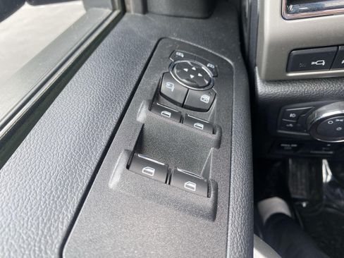 Certified 2019 Ford F150 Lariat w/ Equipment Group 502A Luxury AWD/4WD image 20