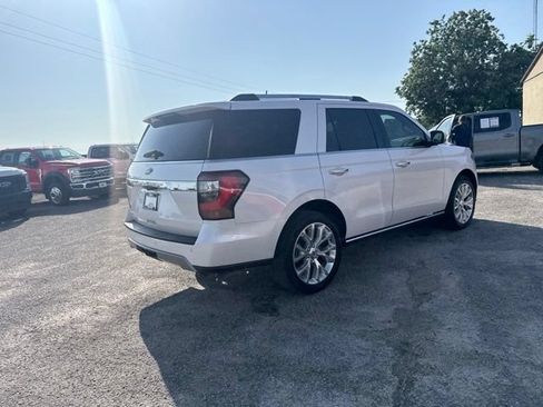 Used 2019 Ford Expedition Limited w/ Equipment Group 302A AWD/4WD image 17