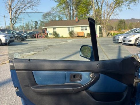 Used 2001 BMW Z3 2.5i image 10