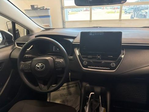 Used 2026 Toyota Corolla LE FWD image 17
