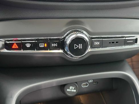 Certified 2023 Volvo XC40 Recharge Ultimate image 29