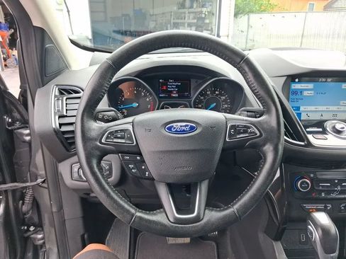 Used 2019 Ford Escape Titanium AWD/4WD image 16