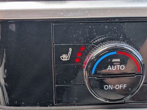 Used 2025 Nissan Pathfinder SL AWD/4WD image 33