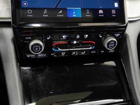 Certified 2023 Jeep Grand Cherokee Overland image 38