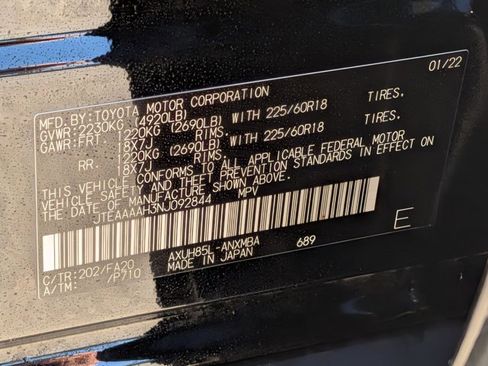 Certified 2022 Toyota Venza LE image 22