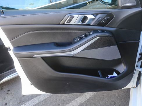 Certified 2025 BMW X5 M60i AWD/4WD image 17