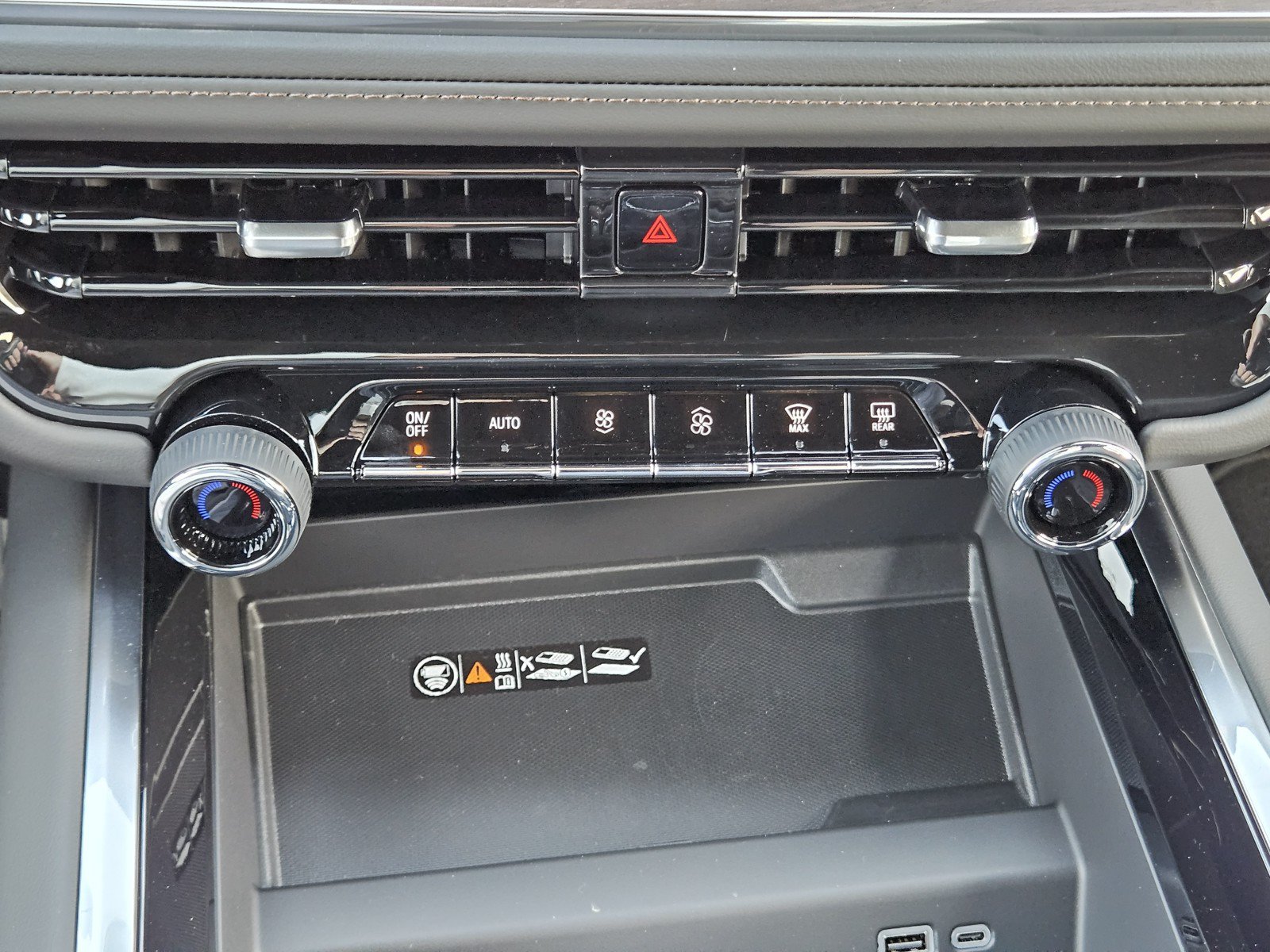 New 2026 Chevrolet Tahoe High Country AWD/4WD image 14