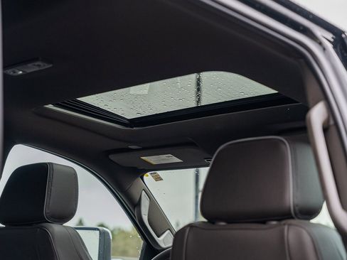 Used 2025 GMC Sierra 3500 Denali w/ Denali Reserve Package image 38