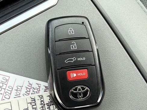 New 2026 Toyota Highlander Platinum image 41