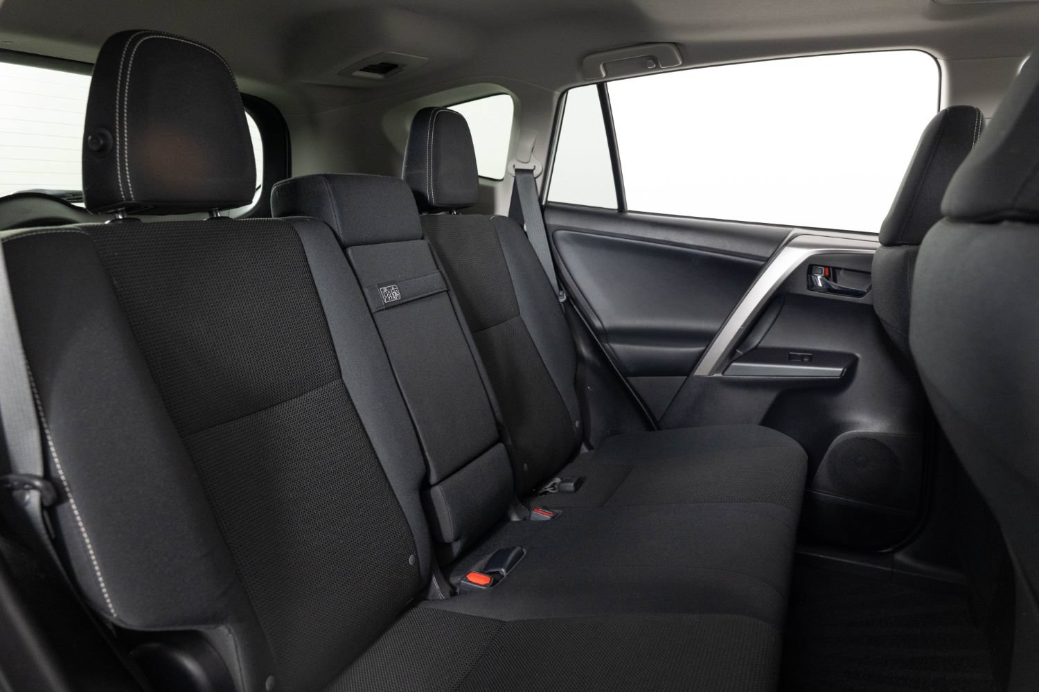 Used 2018 Toyota RAV4 XLE w/ Carpet Mat Package AWD/4WD image 23