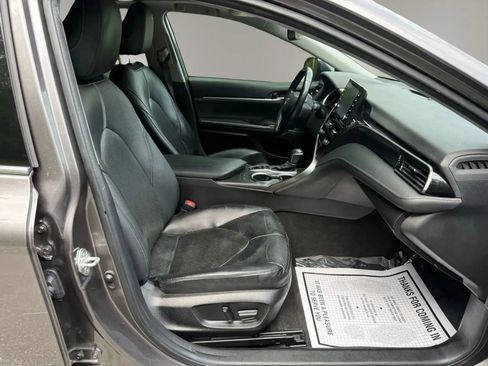 Used 2021 Toyota Camry XLE FWD image 16