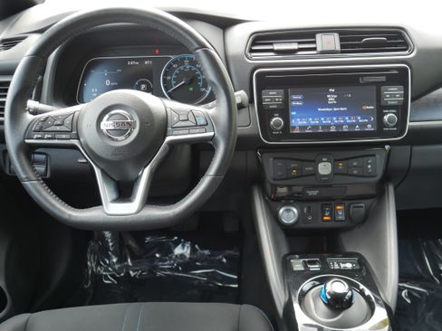 Used 2018 Nissan Leaf SV w/ SV Technology Package FWD image 15