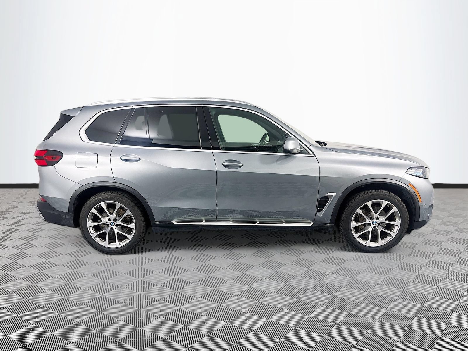 Used 2024 BMW X5 sDrive40i RWD image 8