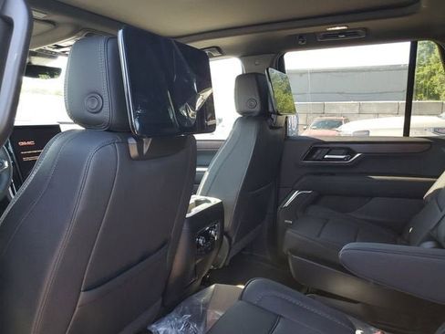 New 2026 GMC Yukon Denali w/ Denali Reserve Package AWD/4WD image 10