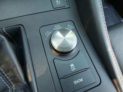 Used 2017 Lexus RC 200t image 61