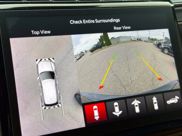 Used 2023 Jeep Grand Cherokee Summit AWD/4WD image 13