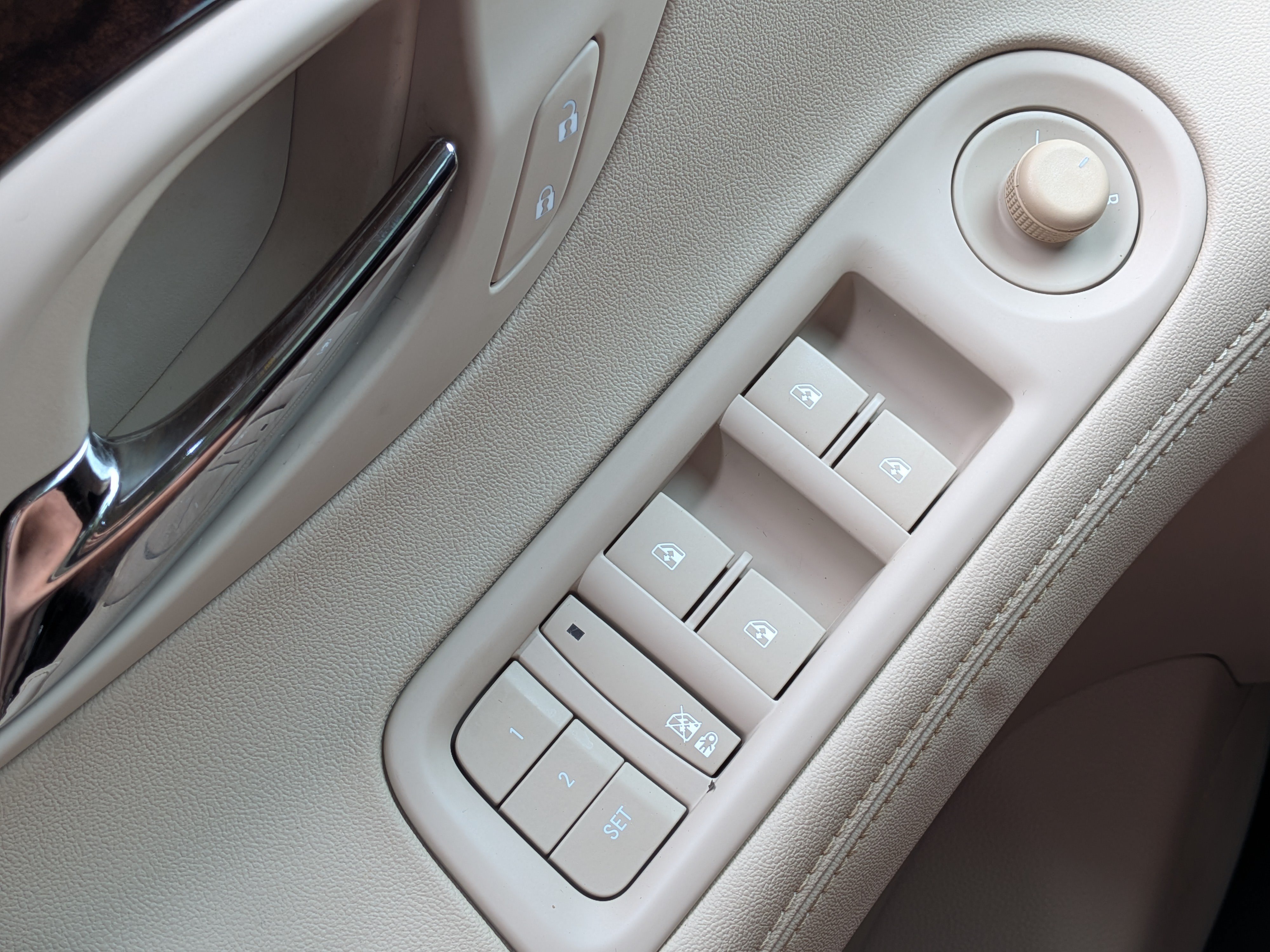 Used 2014 Buick LaCrosse Leather FWD image 22