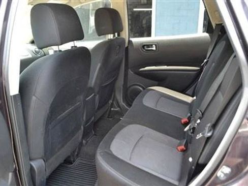Used 2013 Nissan Rogue SV AWD/4WD image 16