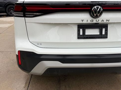 New 2026 Volkswagen Tiguan SE AWD/4WD image 15