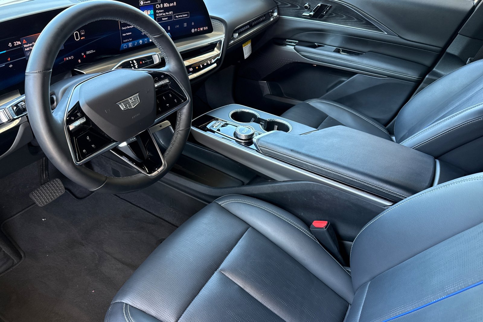 Used 2024 Cadillac Lyriq Luxury RWD image 5