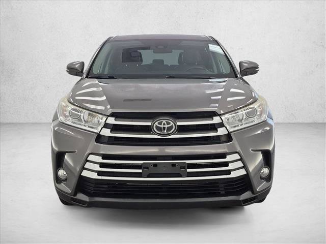 Used 2018 Toyota Highlander Plus AWD/4WD image 2