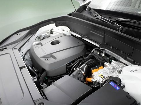 New 2025 Volvo XC90 T8 Plus w/ Protection Package Premier image 14