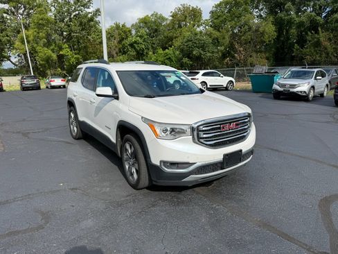 Used 2018 GMC Acadia SLT FWD image 1