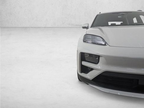 New 2026 Porsche Macan Turbo Electric AWD/4WD image 12