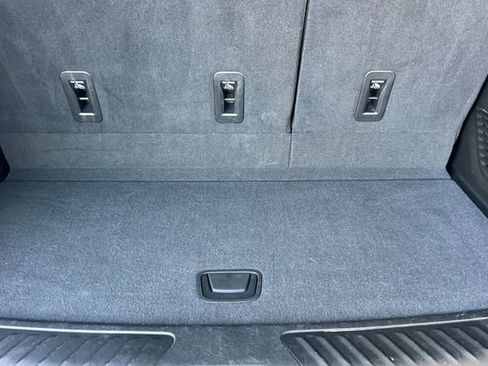 Used 2021 GMC Yukon SLT w/ Rear Media and Nav Package image 18