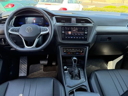 Used 2023 Volkswagen Tiguan SE image 26