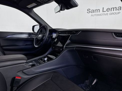 New 2025 Jeep Grand Cherokee Altitude image 29