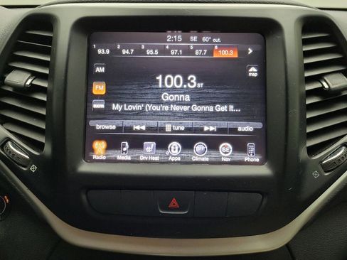 Used 2015 Jeep Cherokee Latitude w/ Comfort/Convenience Group image 25