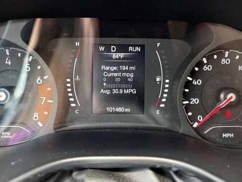 Used 2022 Jeep Compass Latitude FWD image 10