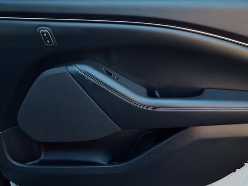 Used 2023 Ford Mustang Mach-E Select image 25