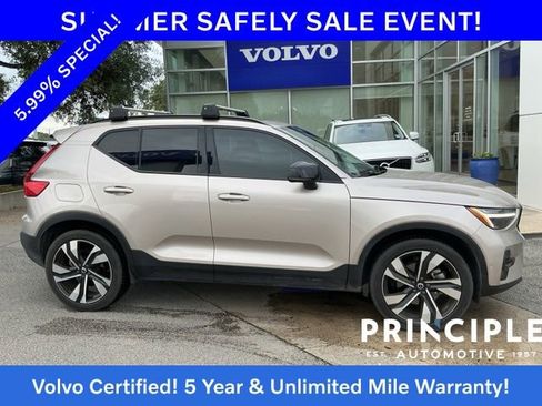 Certified 2023 Volvo XC40 B5 Plus AWD/4WD image 3