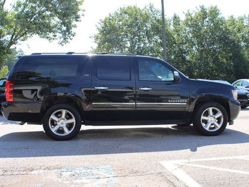 Used 2011 Chevrolet Suburban LTZ RWD image 7