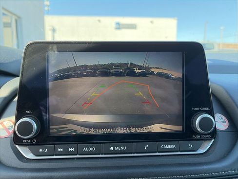 Used 2024 Nissan Rogue S image 19