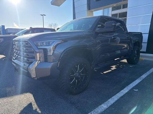 Used 2023 Toyota Tundra Platinum AWD/4WD image 1