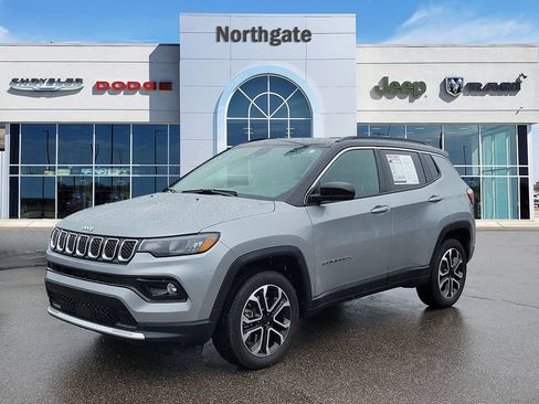 Used 2024 Jeep Compass Limited AWD/4WD image 2