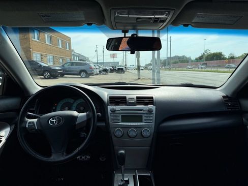 Used 2011 Toyota Camry SE w/ SE Extra-Value Pkg #1 FWD image 18