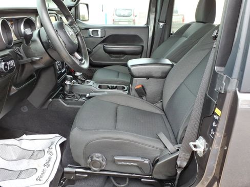 Used 2021 Jeep Wrangler Sport image 9