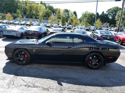 Used 2015 Dodge Challenger SRT Hellcat image 8