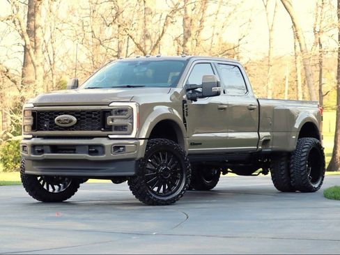Used 2026 Ford F450 Platinum w/ Platinum Plus Package AWD/4WD image 1