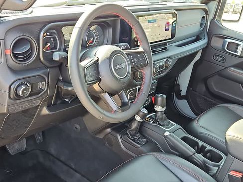 Used 2024 Jeep Wrangler Unlimited Rubicon image 10