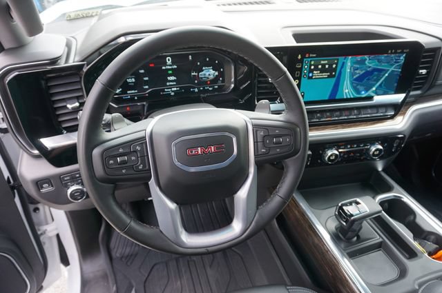 Used 2025 GMC Sierra 1500 Elevation w/ LPO, Elevation Black Package AWD/4WD image 17