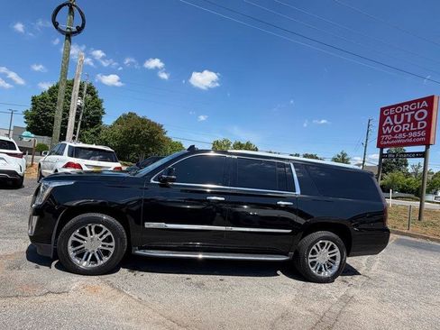 Used 2018 Cadillac Escalade ESV 2WD image 10