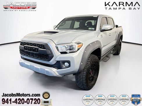 Used 2019 Toyota Tacoma TRD Sport AWD/4WD image 1