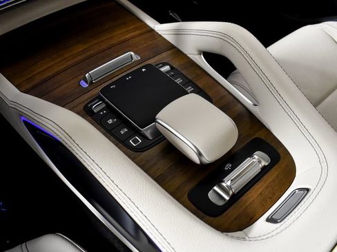 Certified 2025 Mercedes-Benz GLS 450 4MATIC image 29