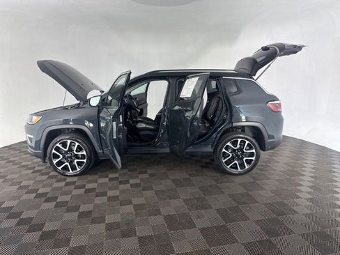 Used 2018 Jeep Compass Limited image 15
